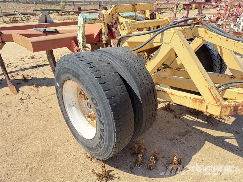 14 ft 7 Shank Ripper Other tillage machines and accessories