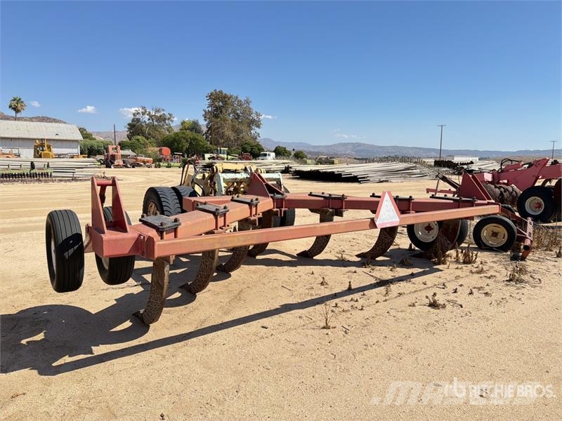 14 ft 7 Shank Ripper Other tillage machines and accessories