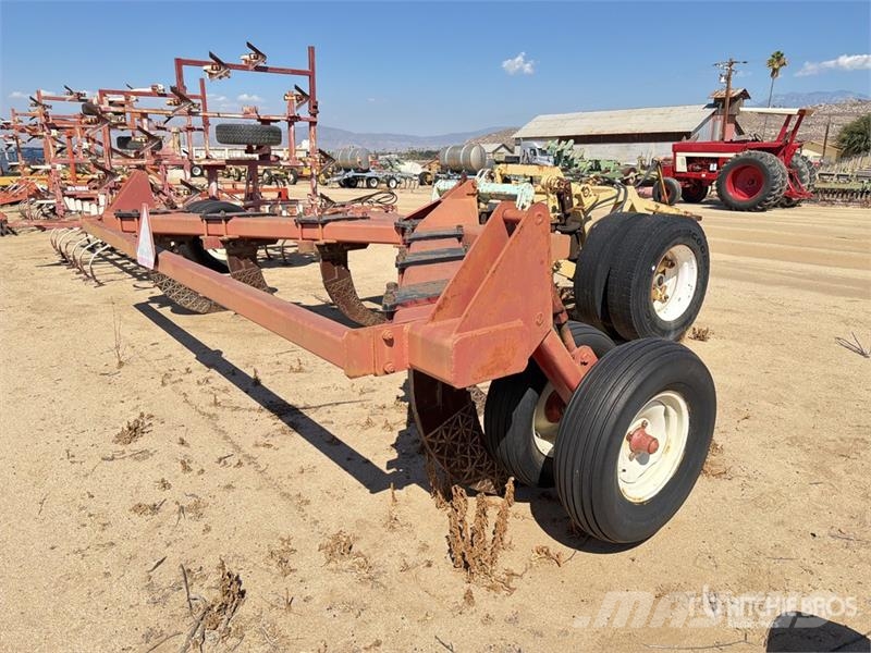 14 ft 7 Shank Ripper Other tillage machines and accessories