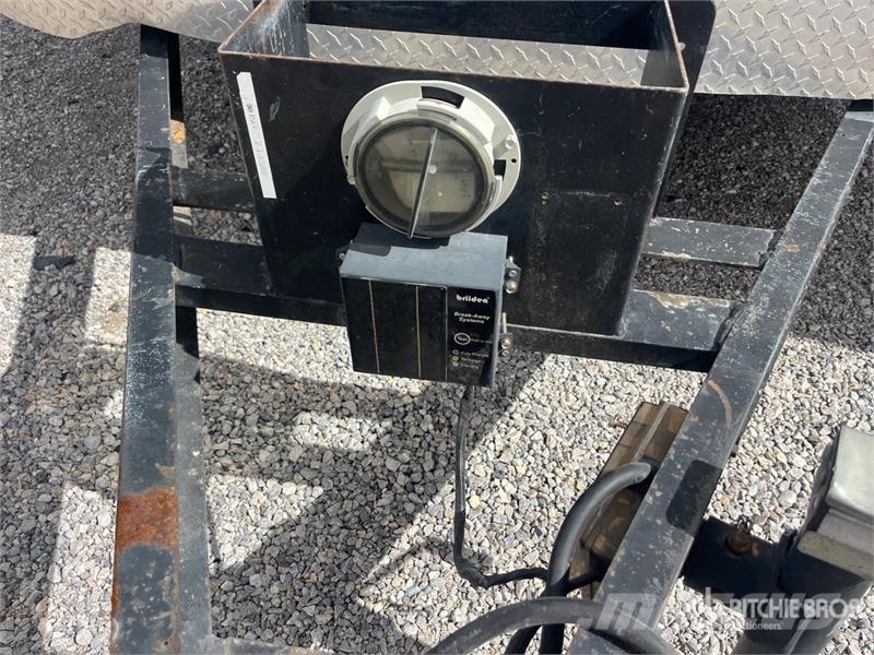 14 ft T/A Enclosed Trailer Prikolice zabojniki