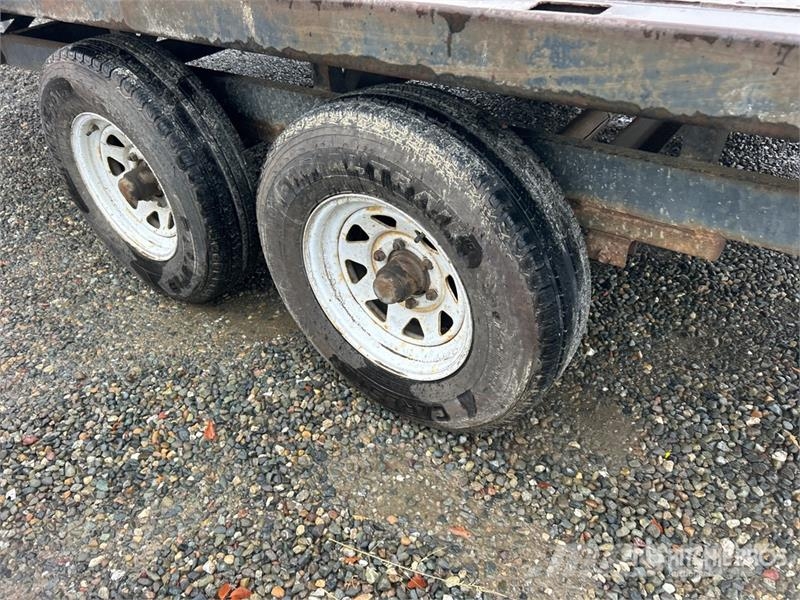  16 ft T/A Equipment Trailer مقطورات مركبات نقل
