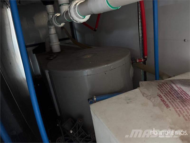  16 ft T/A Food Concession Trailer Otros remolques