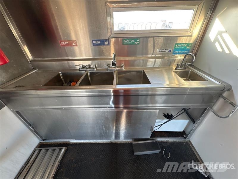  16 ft T/A Food Concession Trailer Otros remolques