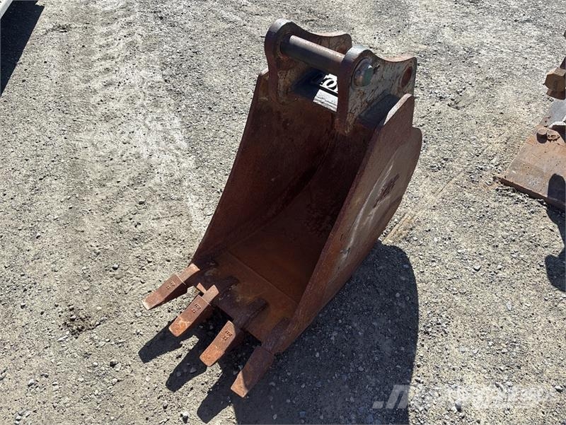  18 in Backhoe Rear Bucket Baldes