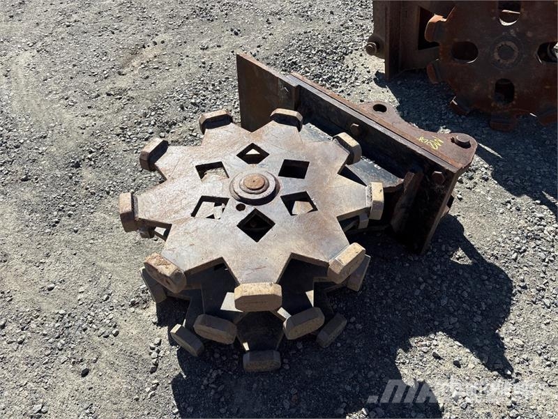 18 in Compaction Wheel Rollers