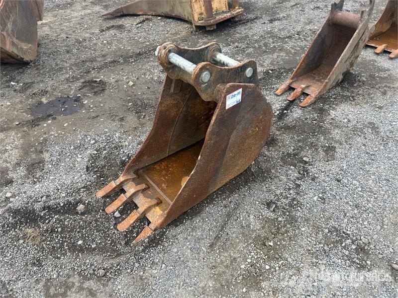 18 in Digging Excavator Bucket - Fits Bobcat E85 Ковши