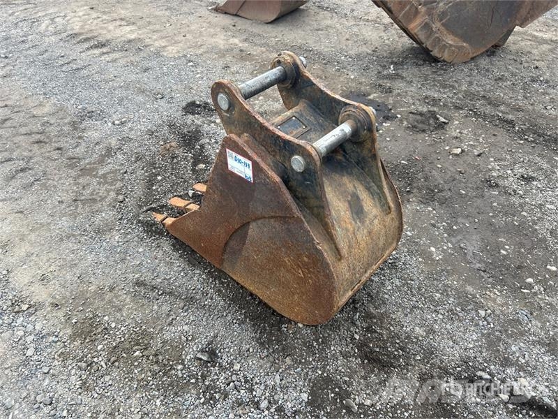 18 in Digging Excavator Bucket - Fits Bobcat E85 Ковши