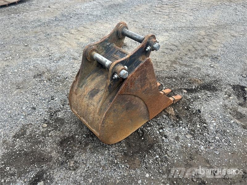 18 in Digging Excavator Bucket - Fits Bobcat E85 Ковши
