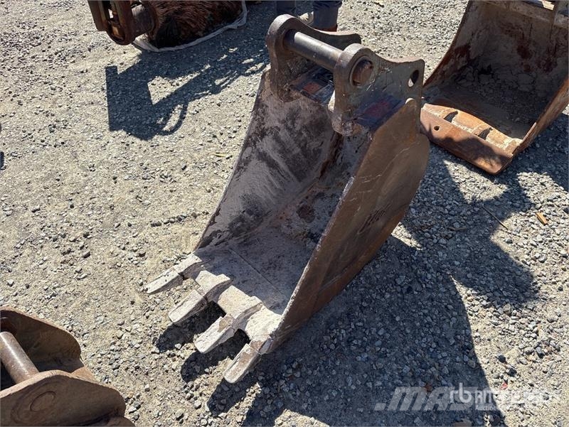 18 in Excavator Bucket Baldes