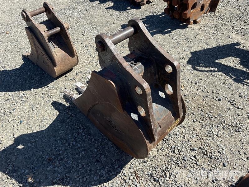 18 in Excavator Bucket Baldes