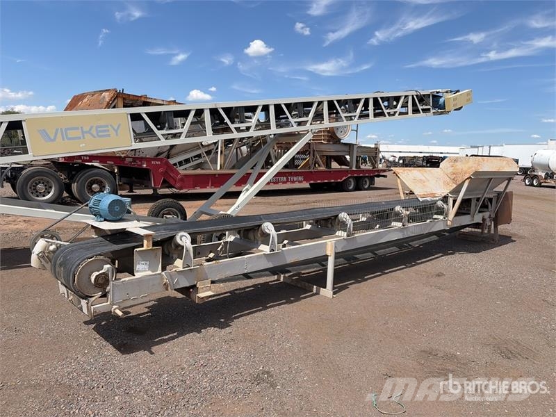 18 in x 25.9 ft Stationary Conveyor Sonstige Baumaschinen
