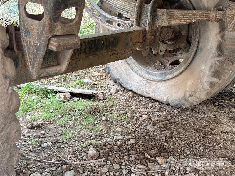 19 ft T/A Pup Flatbed Trailer (Inoperable) Remolques de cama baja