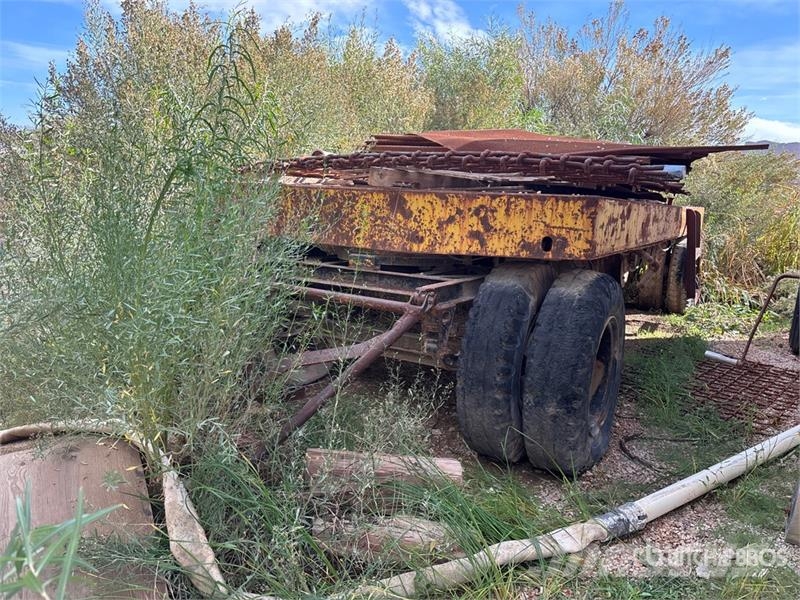 19 ft T/A Pup Flatbed Trailer (Inoperable) Remolques de cama baja