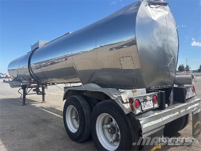 1983 Fruehauf 6700 gal T/A Tanker Trailer 罐體拖車