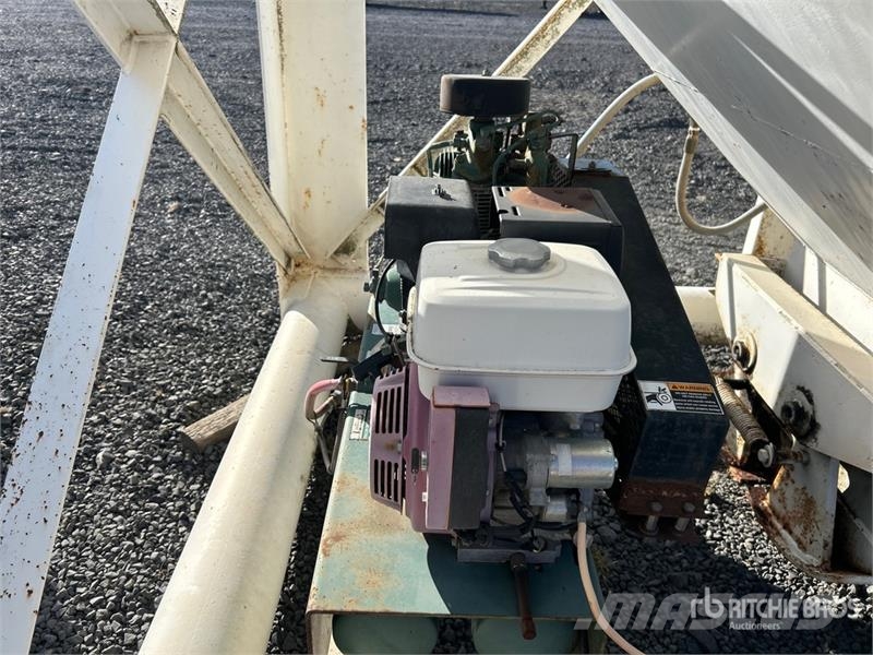  2 ft 4 in x 3 ft 10 in Aggregate Hopper Gradbeništvo - drugo