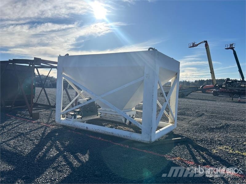  2 ft 4 in x 3 ft 10 in Aggregate Hopper Gradbeništvo - drugo