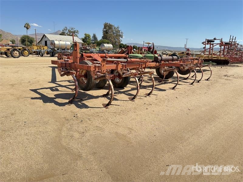  20 ft Chisel Plow Meißelgrubber