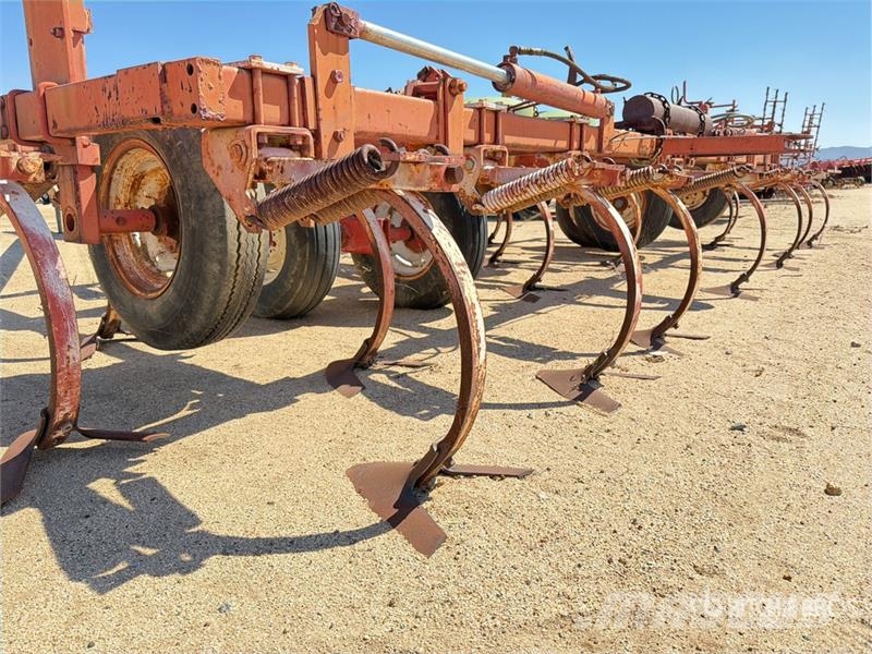  20 ft Chisel Plow Meißelgrubber