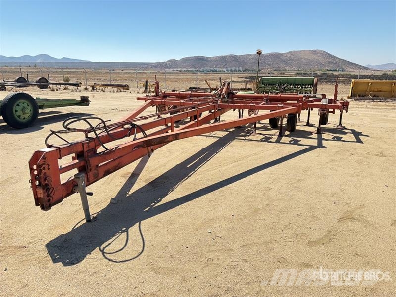  20 ft Chisel Plow Meißelgrubber