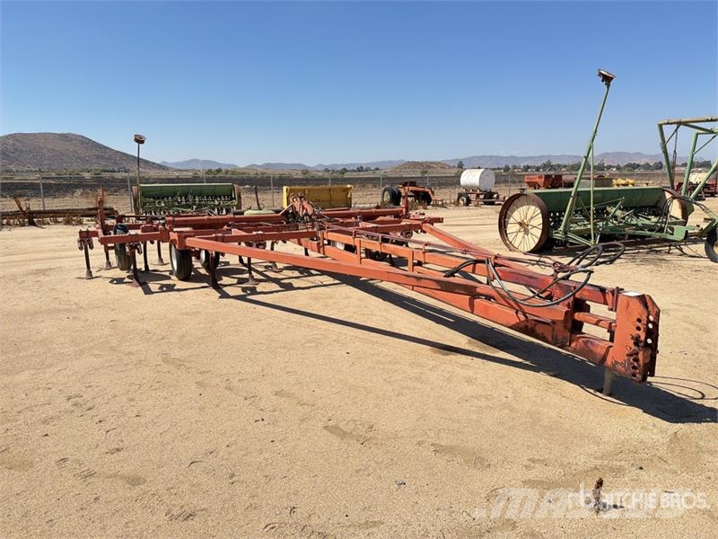  20 ft Chisel Plow Meißelgrubber