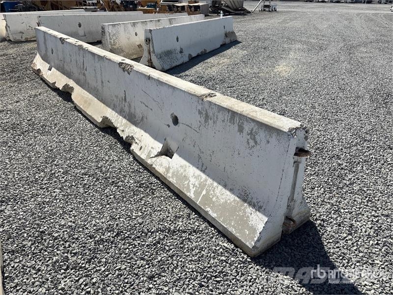 20 ft Concrete Barrier Outros componentes