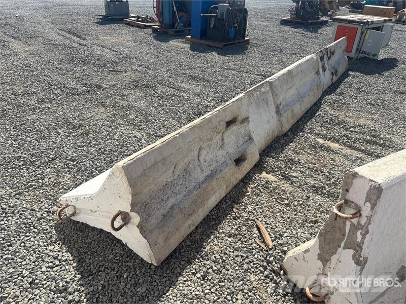  20 ft Concrete Barrier مكونات أخرى