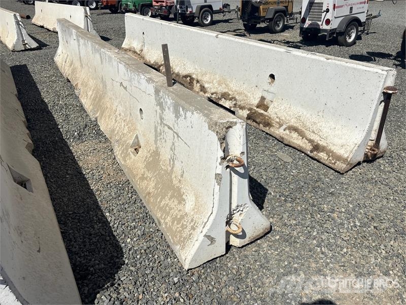 20 ft Concrete Barrier Otros componentes