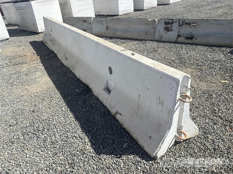  20 ft Concrete Barrier Outros componentes