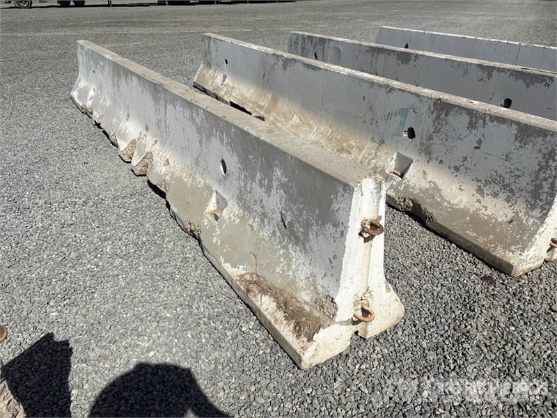 20 ft Concrete Barrier Outros componentes