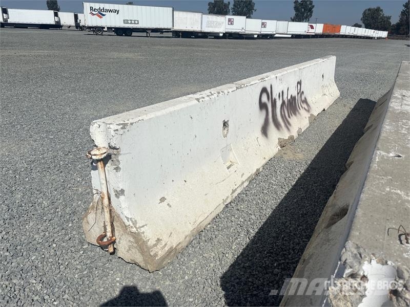 20 ft Concrete Barrier Outros componentes