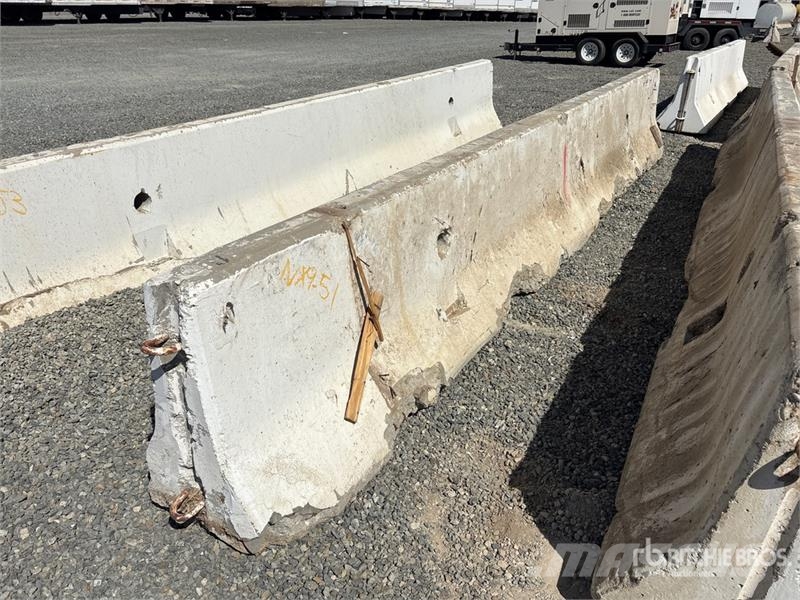  20 ft Concrete Barrier مكونات أخرى