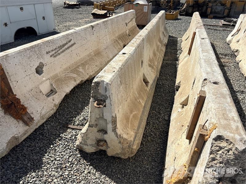  20 ft Concrete Barrier مكونات أخرى