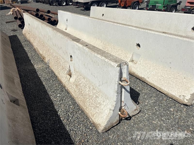 20 ft Concrete Barrier Otros componentes