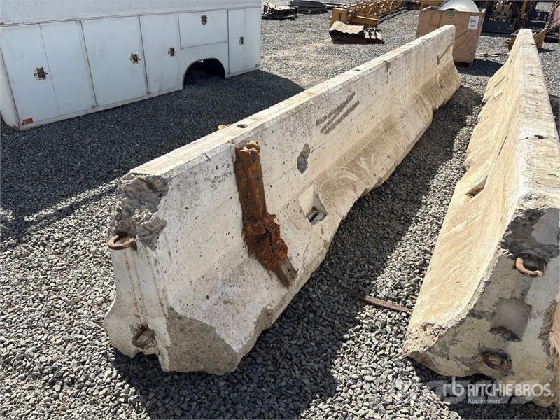  20 ft Concrete Barrier مكونات أخرى