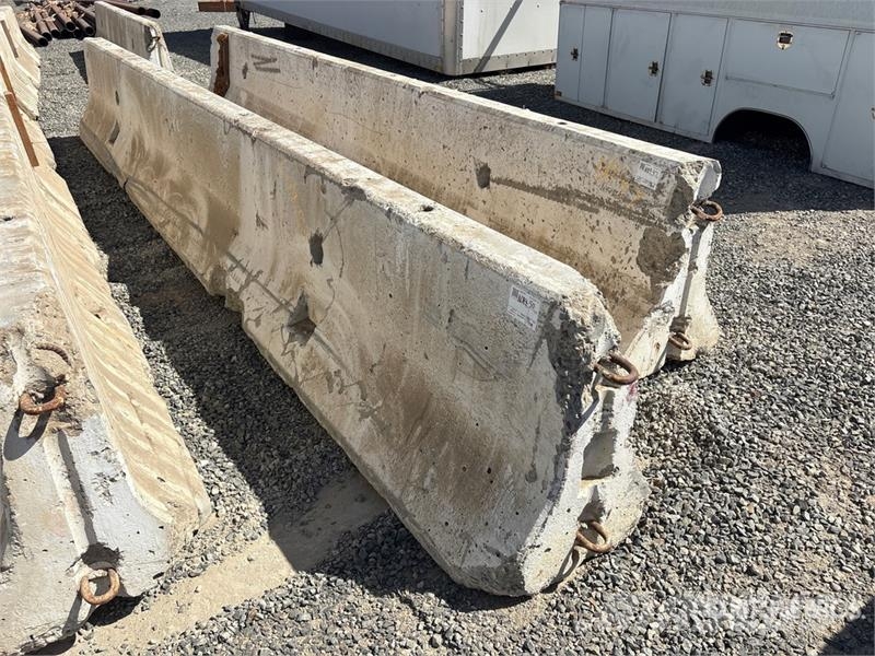  20 ft Concrete Barrier مكونات أخرى