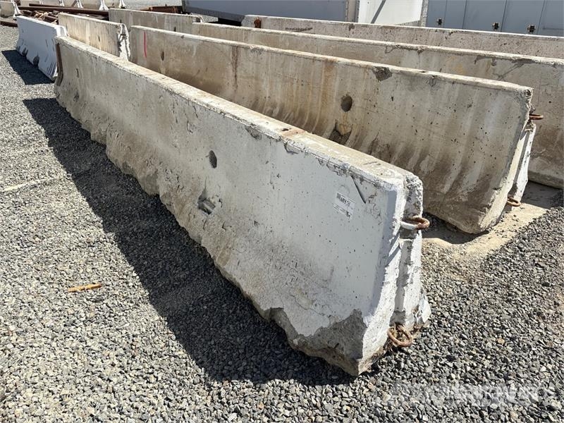 20 ft Concrete Barrier مكونات أخرى
