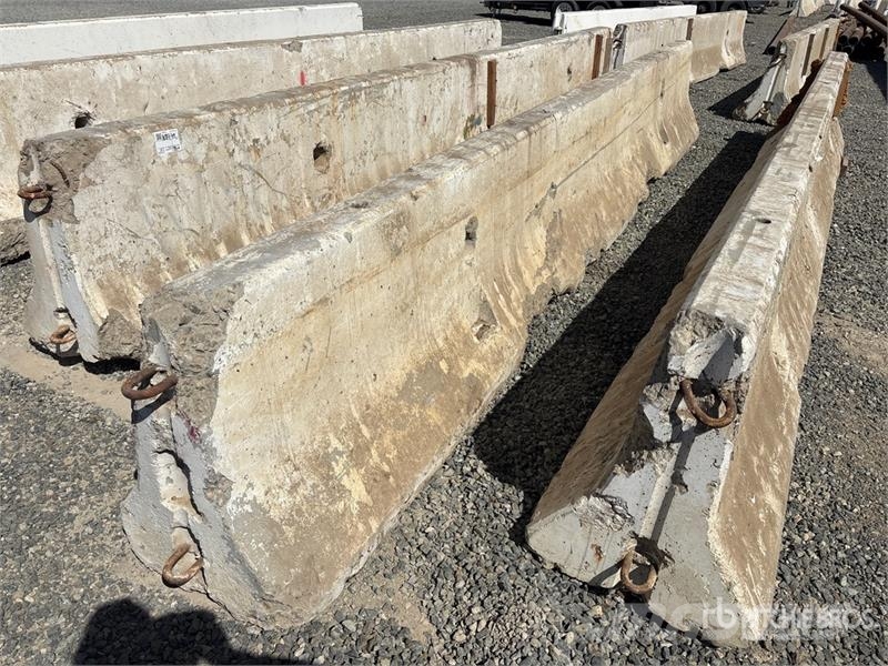  20 ft Concrete Barrier مكونات أخرى