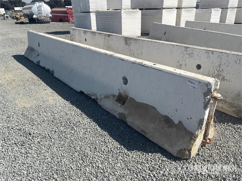 20 ft Concrete Barrier Outros componentes