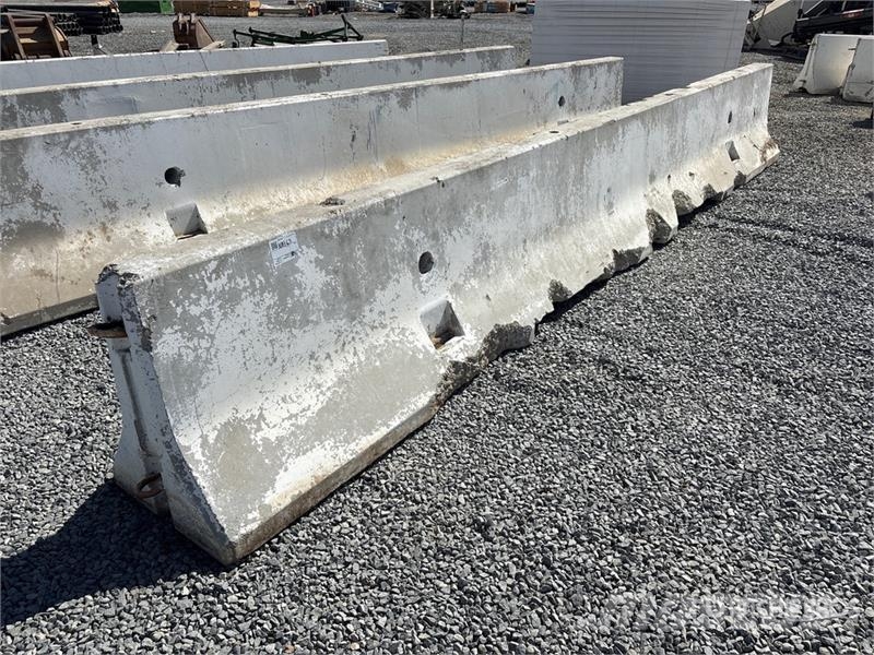 20 ft Concrete Barrier Outros componentes