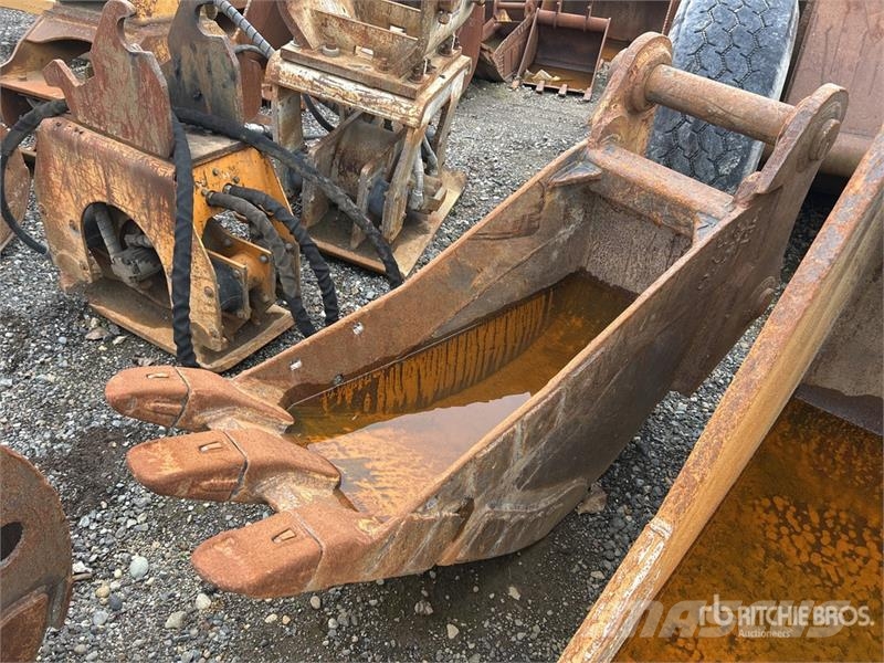 20 in Excavator Bucket Baldes