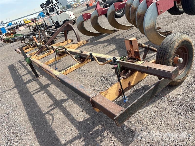 20ft Tool Bar with drop spray tips Other components