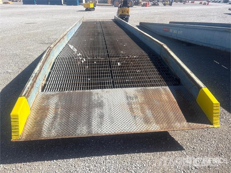 20SYS8436L Loading Dock Other components