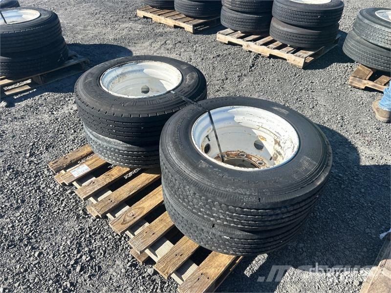  215/75R17.5 Tires الإطارات والعجلات والحافات