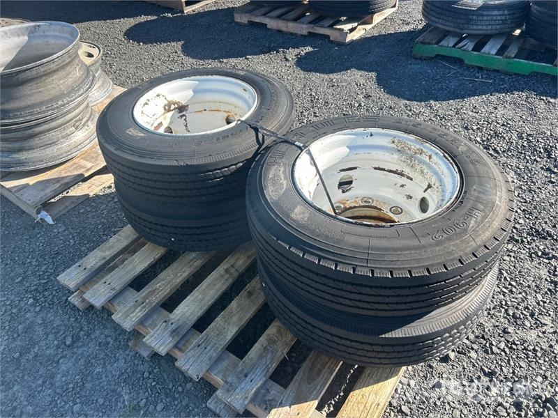  215/75R17.5 Tires الإطارات والعجلات والحافات