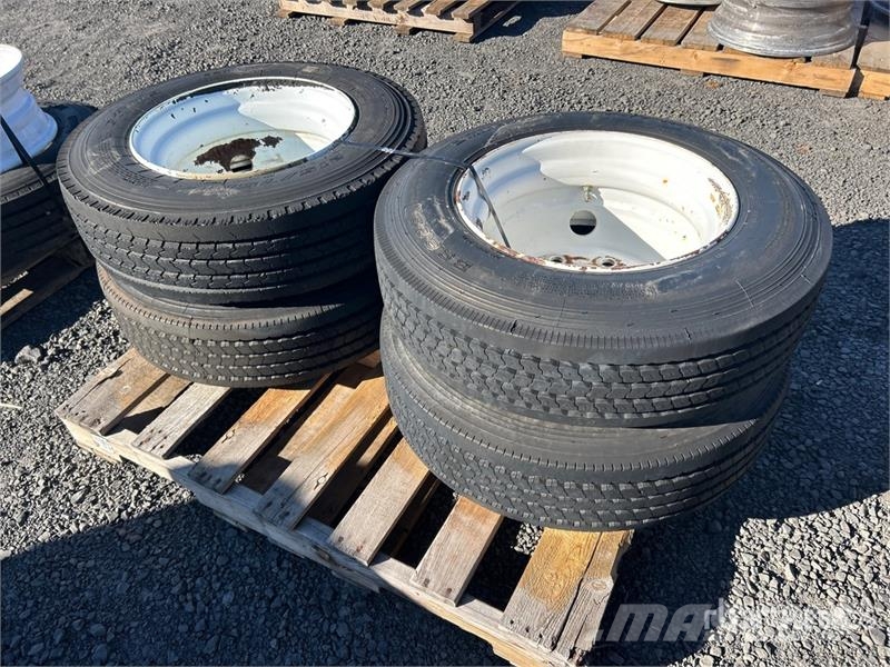  215/75R17.5 Tires الإطارات والعجلات والحافات