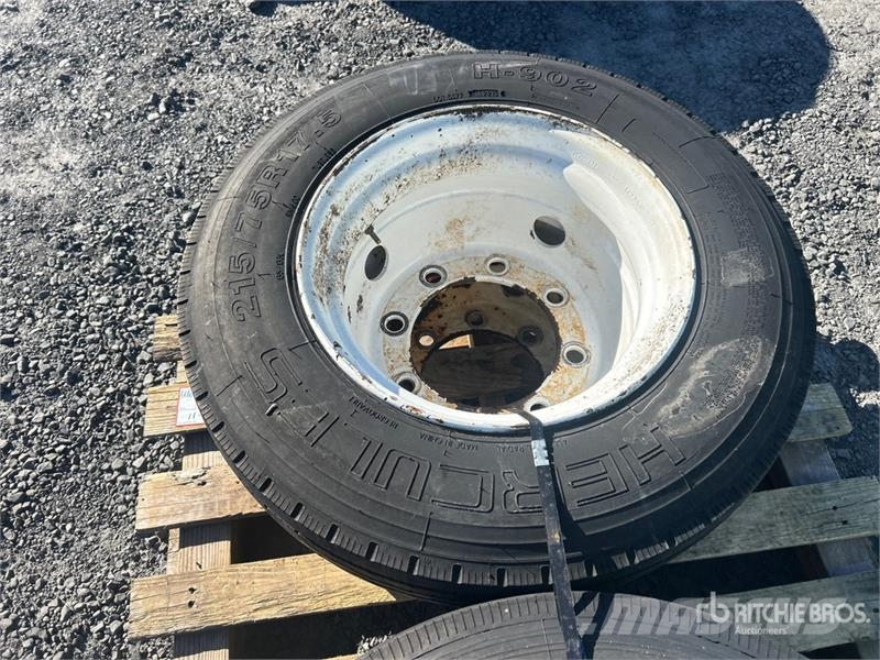  215/75R17.5 Tires الإطارات والعجلات والحافات