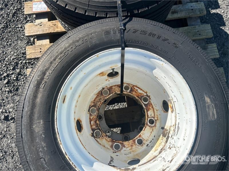  215/75R17.5 Tires الإطارات والعجلات والحافات