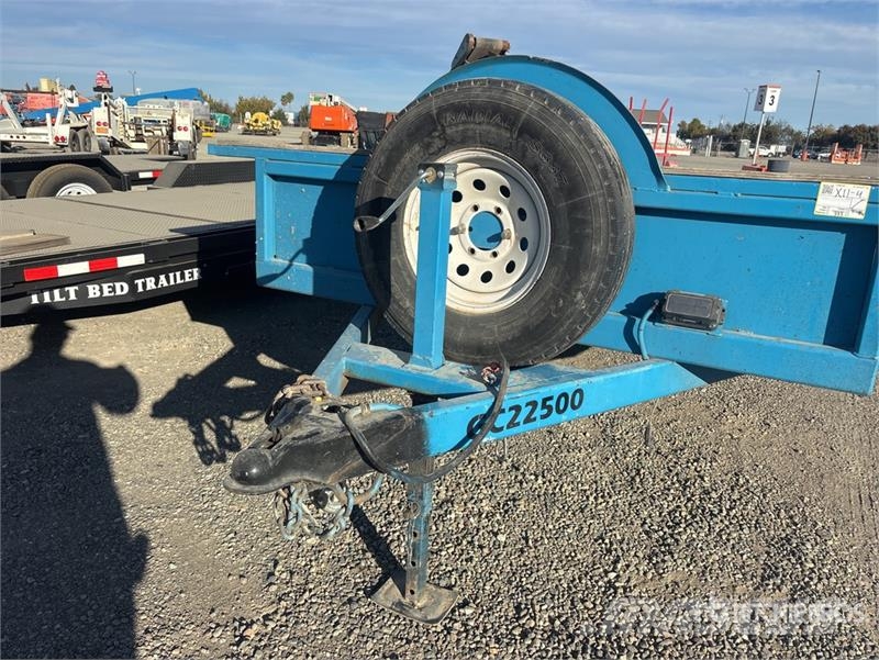 22 ft T/A Flatbed Trailer Platformas/izkraušana no sāniem