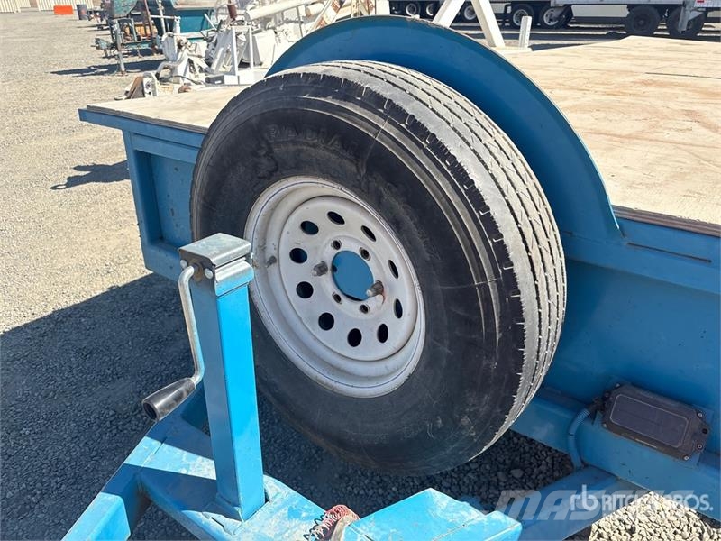  22 ft T/A Flatbed Trailer Remolques de cama baja