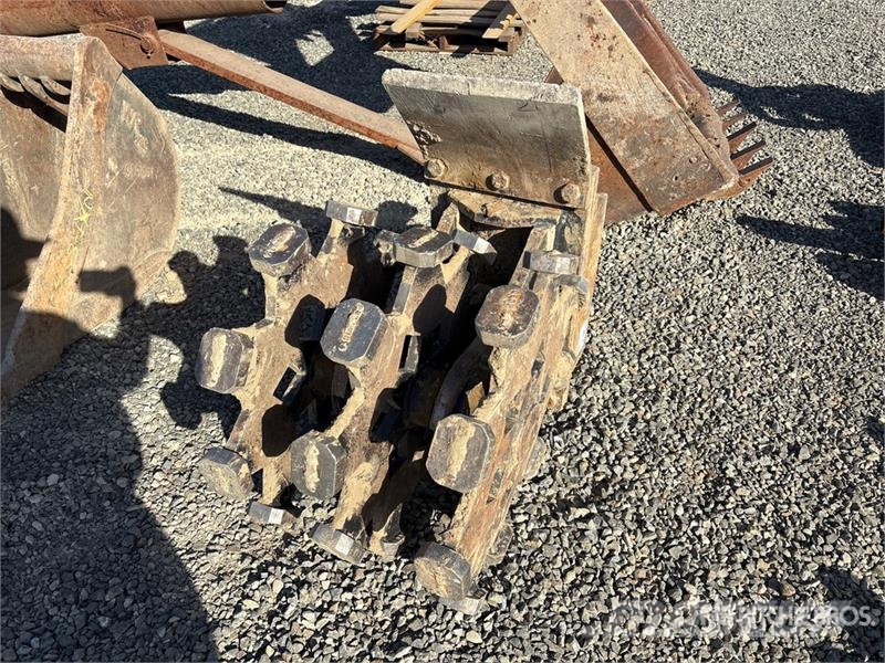 22 in Backhoe Compaction Wheel Gradbeništvo - drugo